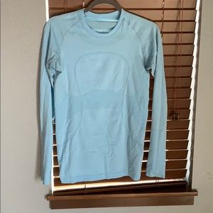 Swiftly Tee Lululemon size 8